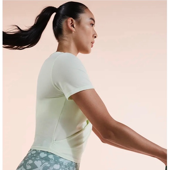 NWT Nike Dri-Fit One Luxe Women’s Top - Picture 6 of 7